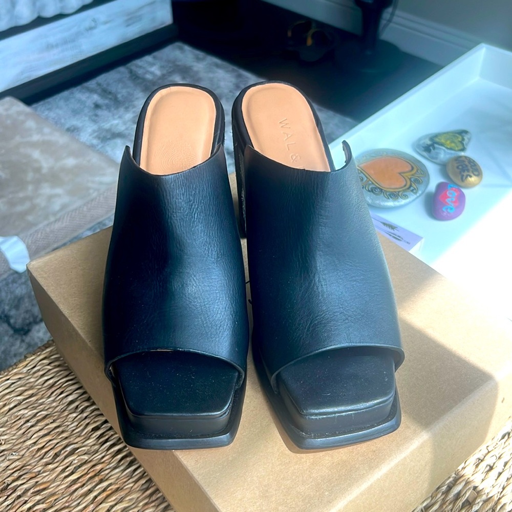 Wal & Pai 4 in slide ons. New - perfect condition.